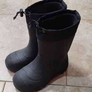 Boys size 2 Kamik waterproof snow boots